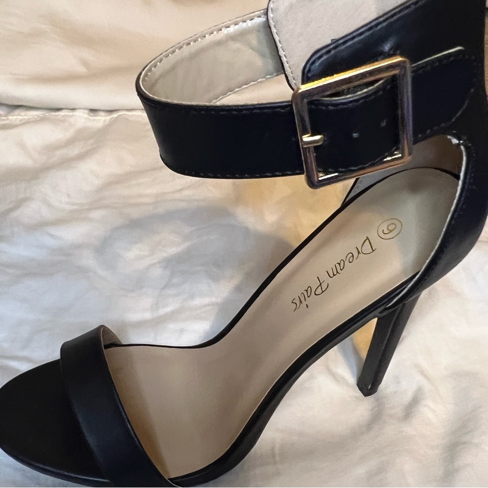 Dream Pair Black Ankle Strap Pump NEW size 9 - Picture 5 of 7